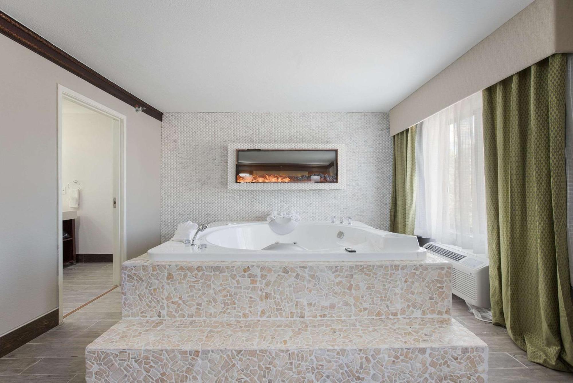 The Leo Collection Detroit, Ascend Hotel Collection Lincoln Park المظهر الخارجي الصورة